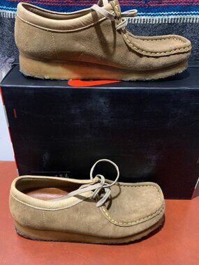 CLARKS WALLABEES LOW-CUT SUEDE SHOES SIZE 7.5